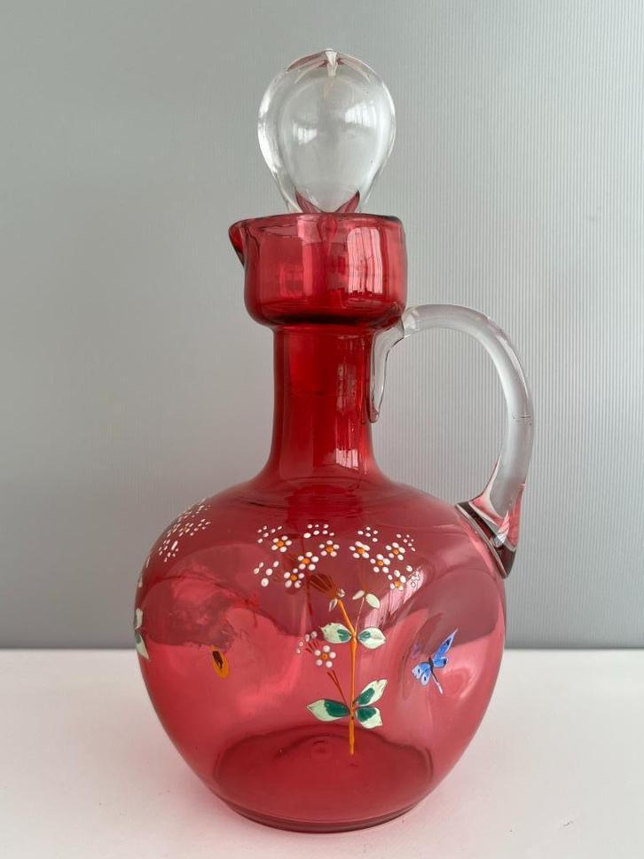 Oud handbeschilderd karafje van gekleurd glas, Antiek en Kunst, Antiek | Glaswerk en Kristal, Verzenden