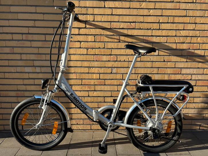 E-motion elektrische plooifiets met actieradius 80km, Fietsen en Brommers, Fietsen | Vouwfietsen, Zo goed als nieuw, Versnellingen