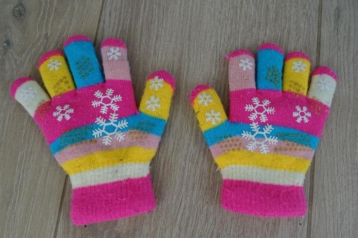 Kleurig paar handschoenen kinderen, Enfants & Bébés, Vêtements enfant | Bonnets, Écharpes & Gants, Utilisé, Gants, Enlèvement ou Envoi