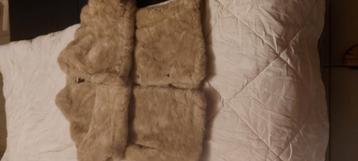 Vend veste fourure prix 15 euros  beschikbaar voor biedingen