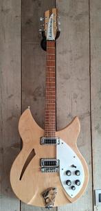 Rickenbacker 330 mapleglo, Muziek en Instrumenten, Snaarinstrumenten | Gitaren | Elektrisch, Ophalen, Zo goed als nieuw, Semi-solid body