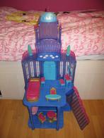 Barbie kasteel (hoogte 115 cm) inclusief meubelen, Comme neuf, Enlèvement, Barbie