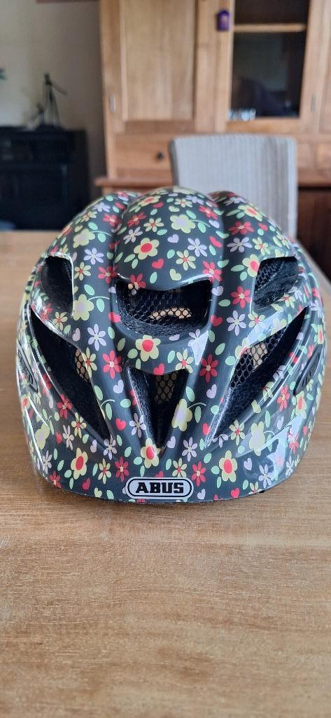 Mooie fietshelm kinderen merk ABUS., Fietsen en Brommers, Fietsaccessoires | Fietshelmen, Zo goed als nieuw, Meisje, Overige maten