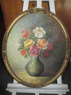 Schilderij van vaas met bloemen in ovalen kader, Ophalen of Verzenden