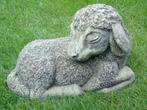 Standbeeld van een slapend schaap in een stenen pad... gewel, Tuin en Terras, Tuinbeelden, Ophalen, Nieuw, Steen, Dierenbeeld