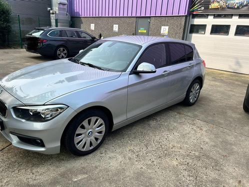 BMW 118i - AUTOMAAT - 72.000km, Auto's, BMW, Particulier, 1 Reeks, Bluetooth, Benzine, Euro 6, 5 deurs, Automaat, Zilver of Grijs