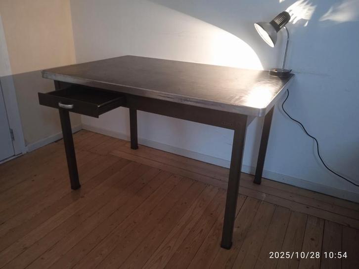 Jaren 50 Gispen as Gispen can be bureau bureel eettafel !, Antiek en Kunst, Antiek | Kantoor en Zakelijk, Ophalen