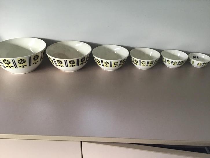 6 antieke eetschalen passend in elkaar en andere, Huis en Inrichting, Keuken | Servies, Zo goed als nieuw, Ophalen of Verzenden