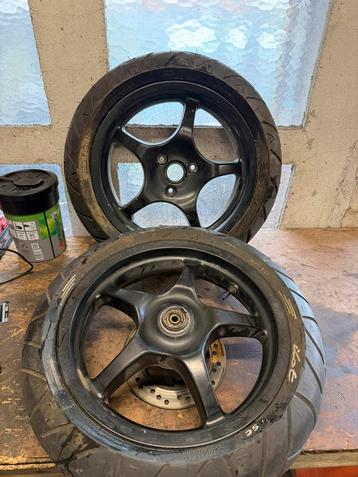 Yamaha Aerox velgenset 13 inch zwart nette staat beschikbaar voor biedingen