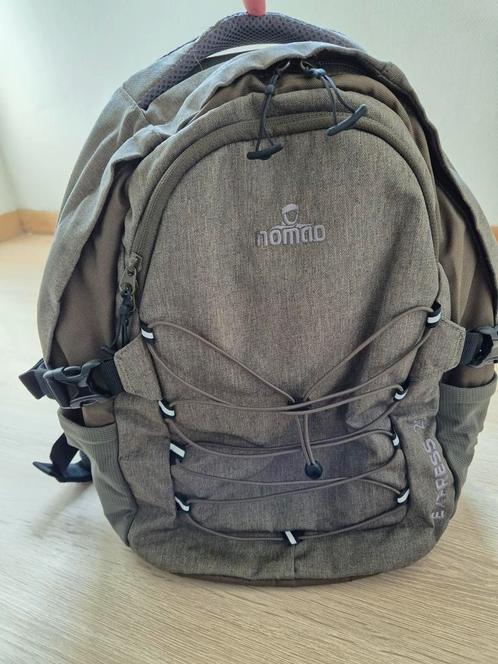 Nomad Express Daypack rugzak 20L, Handtassen en Accessoires, Tassen | Rugtassen, Gebruikt, Nomad, Ophalen of Verzenden