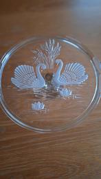 Glazen taartplateau op voet, Ophalen