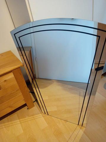 Spiegel  beschikbaar voor biedingen