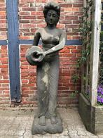 Grote fors lava stenen vrouw met kruik, hindoe beeld- XL, Tuin en Terras, Ophalen of Verzenden, Steen, Mensenbeeld