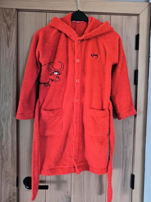 Rode badjas Woody mt 140, Kinderen en Baby's, Kinderkleding | Maat 140, Zo goed als nieuw, Jongen of Meisje, Nacht- of Onderkleding
