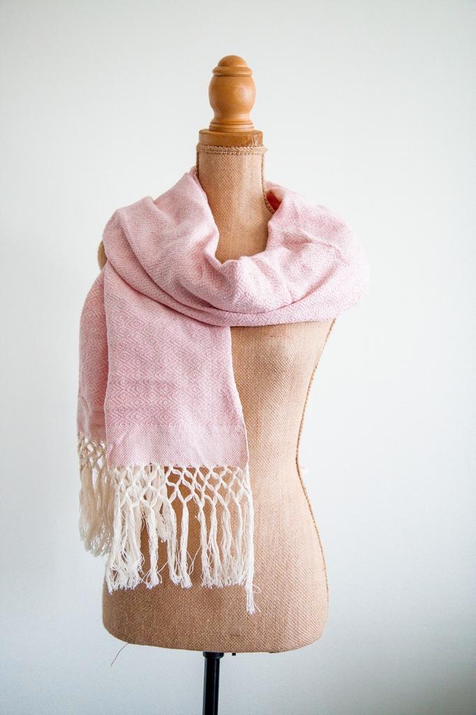 Mooie handgemaakte katoenen sjaal rose, Kleding | Dames, Mutsen, Sjaals en Handschoenen, Nieuw, Sjaal, Ophalen of Verzenden