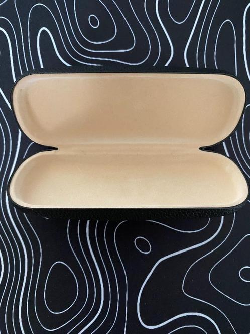 Luxe brillenkoker, Handtassen en Accessoires, Zonnebrillen en Brillen | Dames, Zo goed als nieuw, Bril, Zwart, Ophalen