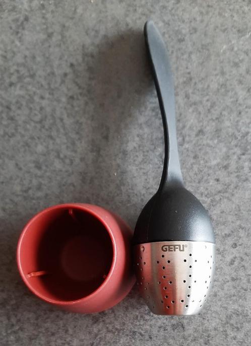 Te koop: Handig eivormig theelepeltje van ""Gefu"., Huis en Inrichting, Keuken | Bestek, Gebruikt, Ophalen of Verzenden