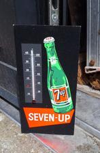 7UP thermometer, kartonnen display met afbeelding fles 7 up., Verzamelen, Ophalen of Verzenden, Nieuw, Reclamebord