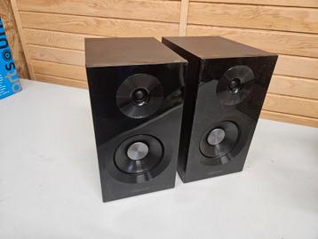 Mooie set stereospeakers beschikbaar voor biedingen