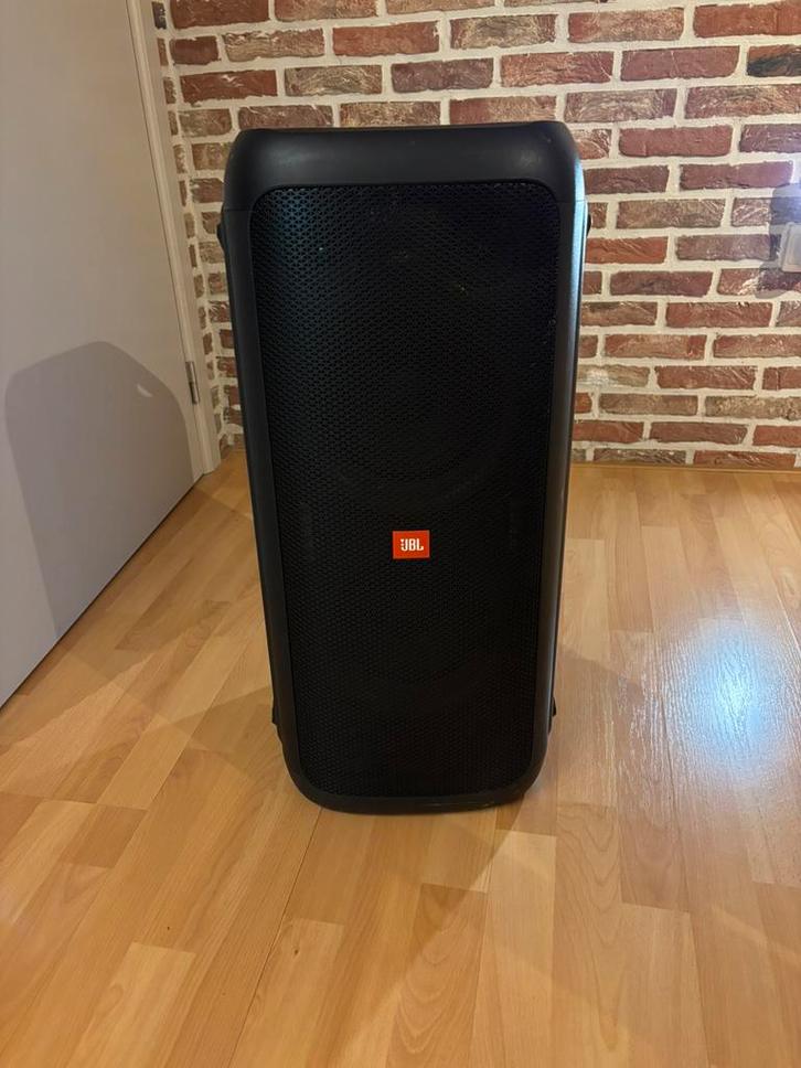 JBL Partybox 300, Audio, Tv en Foto, Luidsprekerboxen, Zo goed als nieuw, Front, Rear of Stereo speakers, 120 watt of meer, JBL