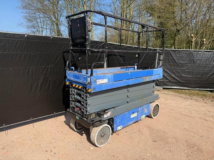 Schaarlift AICHI 10m, Doe-het-zelf en Bouw, Lieren en Takels, Ophalen