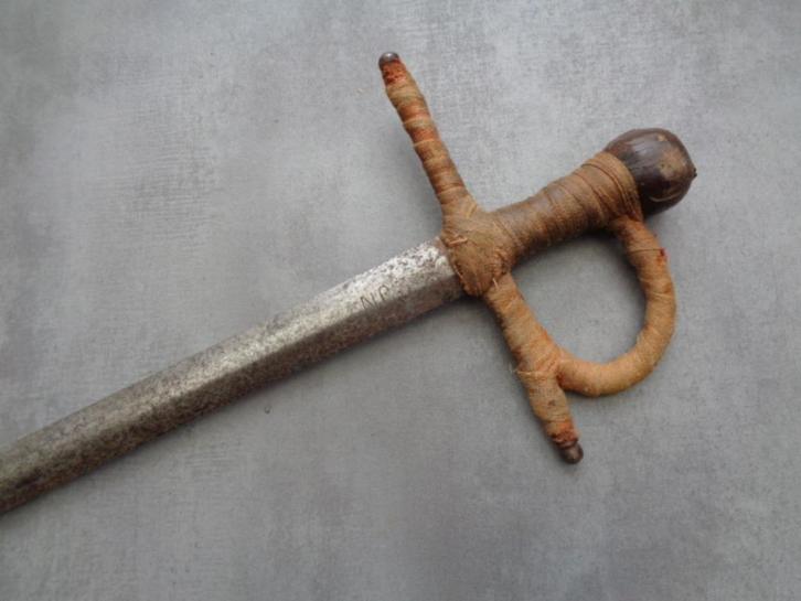 Origineel stieren vechters zwaard , lengte 80 cm., Verzamelen, Militaria | Algemeen, Overige soorten, Zwaard of Sabel, Ophalen of Verzenden