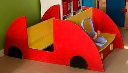 Grote speelhoek in vorm van auto, Kinderen en Baby's, Speelgoed | Speeltenten, Gebruikt, Ophalen