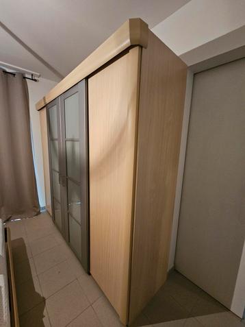 Volledige slaapkamer beschikbaar voor biedingen
