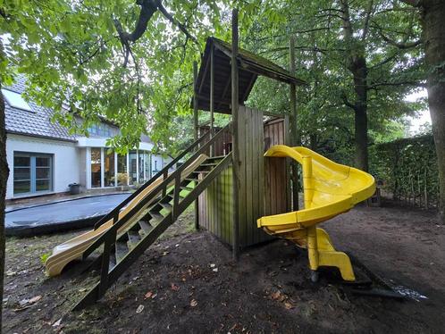 SPEELTOREN MET 2 GLIJBANEN, Kinderen en Baby's, Speelgoed | Buiten | Speeltoestellen, Gebruikt, Glijbaan, Schommel, Overige typen