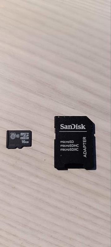 Carte micro sd 16 GB plus adaptateur 