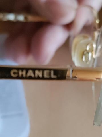 Mooi bril montuur van Chanel , in goede staat.