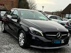 MERCEDES A180 D //FACE LIFT// 12MOIS GARANTIE, 4 cilinders, Leder en Stof, Bedrijf, 5 deurs