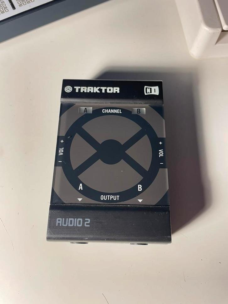 INTERFACE AUDIO 2 MK1 POUR TRACTEUR, Musique & Instruments, Équipement Midi, Neuf, Enlèvement ou Envoi