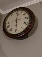 Retro oude wandklok in goede staat, Huis en Inrichting, Woonaccessoires | Klokken, Ophalen, Gebruikt, Wandklok