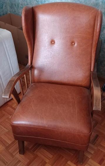 Fauteuil en simili cuir beschikbaar voor biedingen