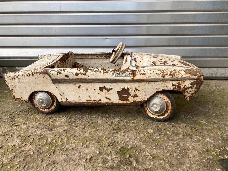 Vieille voiture pedale tôle / sortie de grange, Antiquités & Art, Antiquités | Jouets, Enlèvement ou Envoi