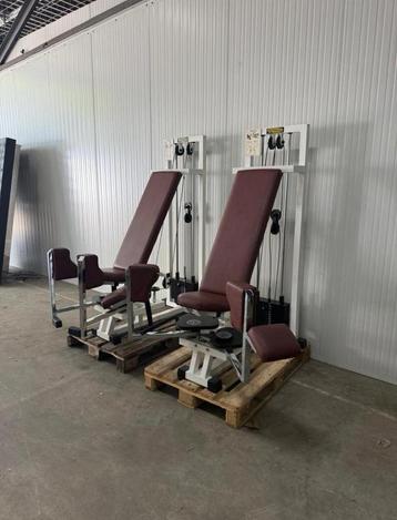 Technogym Isotonic Abductor / Adductor / 2 machines beschikbaar voor biedingen