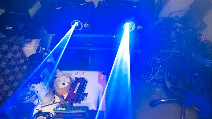 Laser blauw 1500mW dmx ( 2 stuks te koop), Muziek en Instrumenten, Licht en Laser, Gebruikt, Laser, Kleur, Ophalen