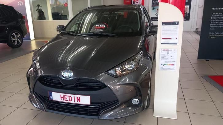 Toyota Yaris Dynamic, Auto's, Toyota, Bedrijf, Te koop, Yaris, Hybride Elektrisch/Benzine, Stadsauto, 5 deurs, Automaat, Zilver of Grijs