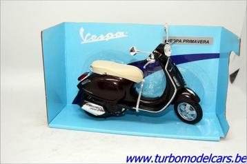 Vespa Primavera Zwart 1/12 New Ray beschikbaar voor biedingen