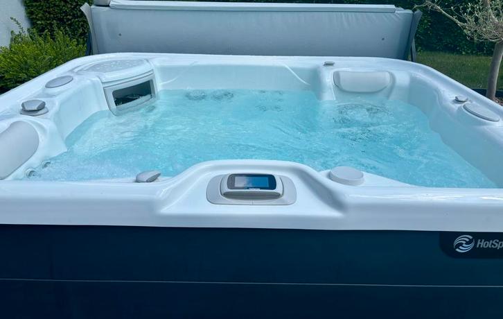 Jacuzzi Hotspring Triumph, Tuin en Terras, Bubbelbaden en Hottubs, Zo goed als nieuw, Trap, Ophalen