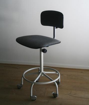 werkstoel beschikbaar voor biedingen