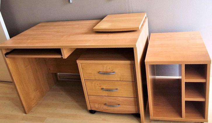 Mooi en stevige bureau, Huis en Inrichting, Bureaus, Zo goed als nieuw, Bureau, Ophalen