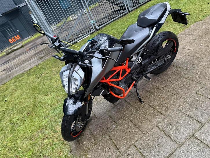 KTM Duke 125 STAGE 1 | AKRAPOVIC | BLOKREVISIE | SCHADEVRIJ, Motoren, Motoren | KTM, Particulier, Naked bike, 11 kW of minder