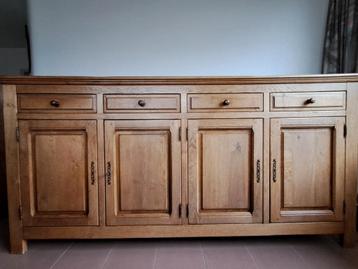 Dressoir / massief eiken  kast  beschikbaar voor biedingen