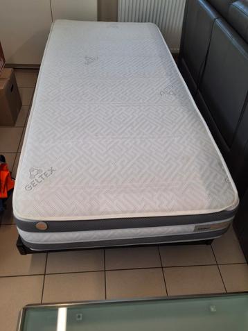 Seniorenbed elektronisch verstelbaar 090x200cm beschikbaar voor biedingen