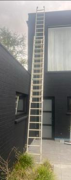Uitschuifbare lader 9 a 10 meter, Doe-het-zelf en Bouw, Ladders en Trappen, Ophalen, Zo goed als nieuw