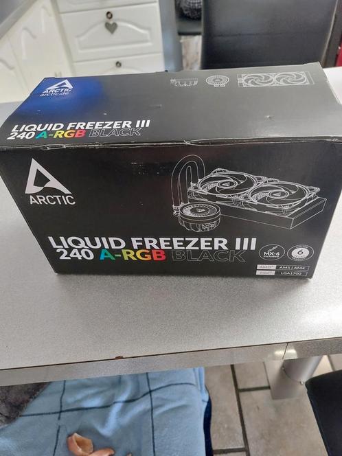 ARCTIC Liquid Freezer III Pro 240 A-RGB AIO CPU koellichaam,, Computers en Software, Computerkoelers, Zo goed als nieuw, Ophalen of Verzenden