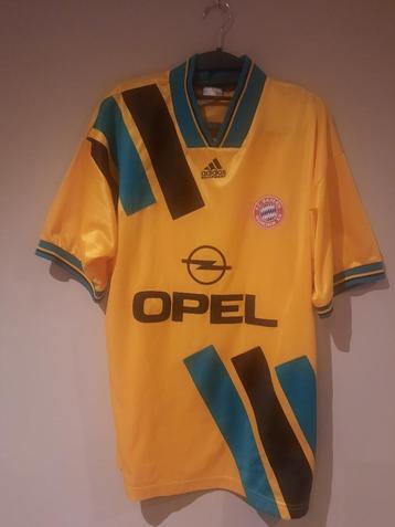 Voetbalshirt Bayern München 1996 beschikbaar voor biedingen