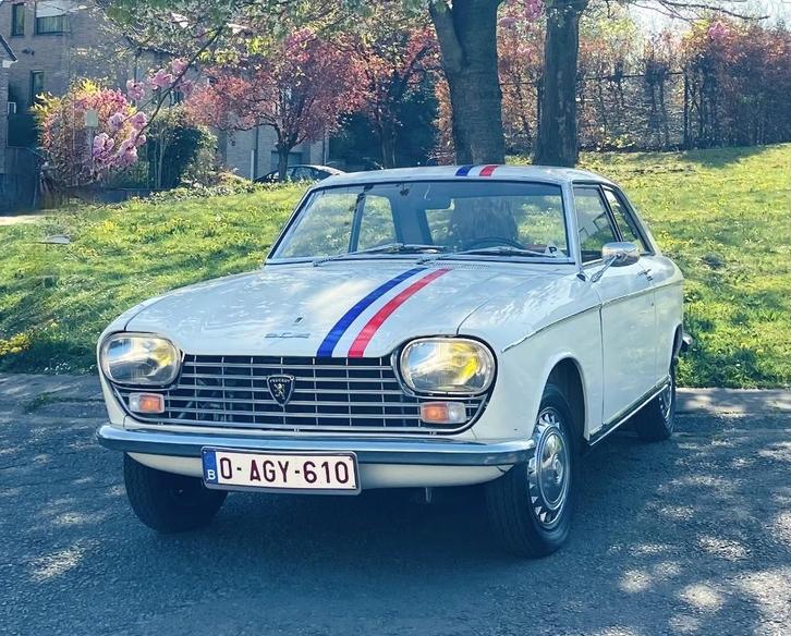 Peugeot 204 coupé 1967, Autos, Oldtimers & Ancêtres, Particulier, Peugeot, Essence, Coupé, 2 portes, Blanc, Enlèvement